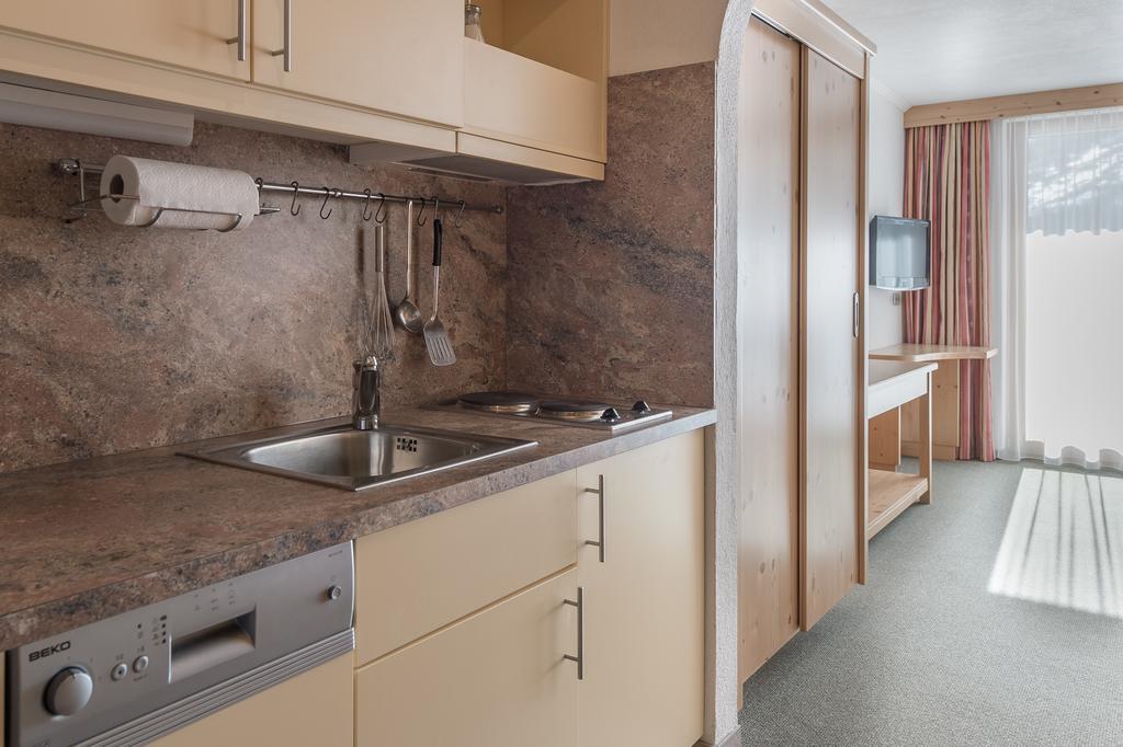 Pension Bergfrieden Обергургль Номер фото